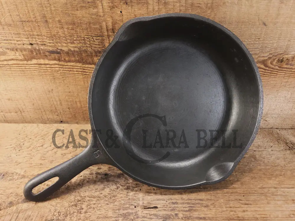 1930’s Wagner Unmarked #6 Cast Iron Sautee Skillet perfect first pan or daily user! Skillet
