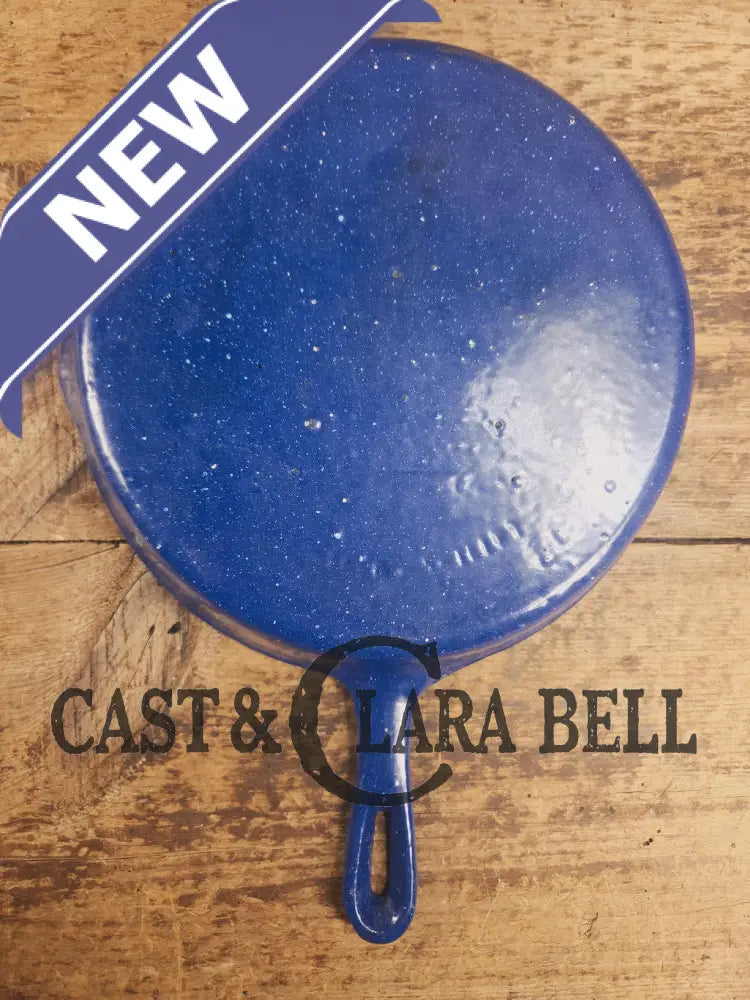 1930’s Wagner Unmarked #8 Cast Iron Sautee Skillet with blue speckled enamel! SC24 Skillet
