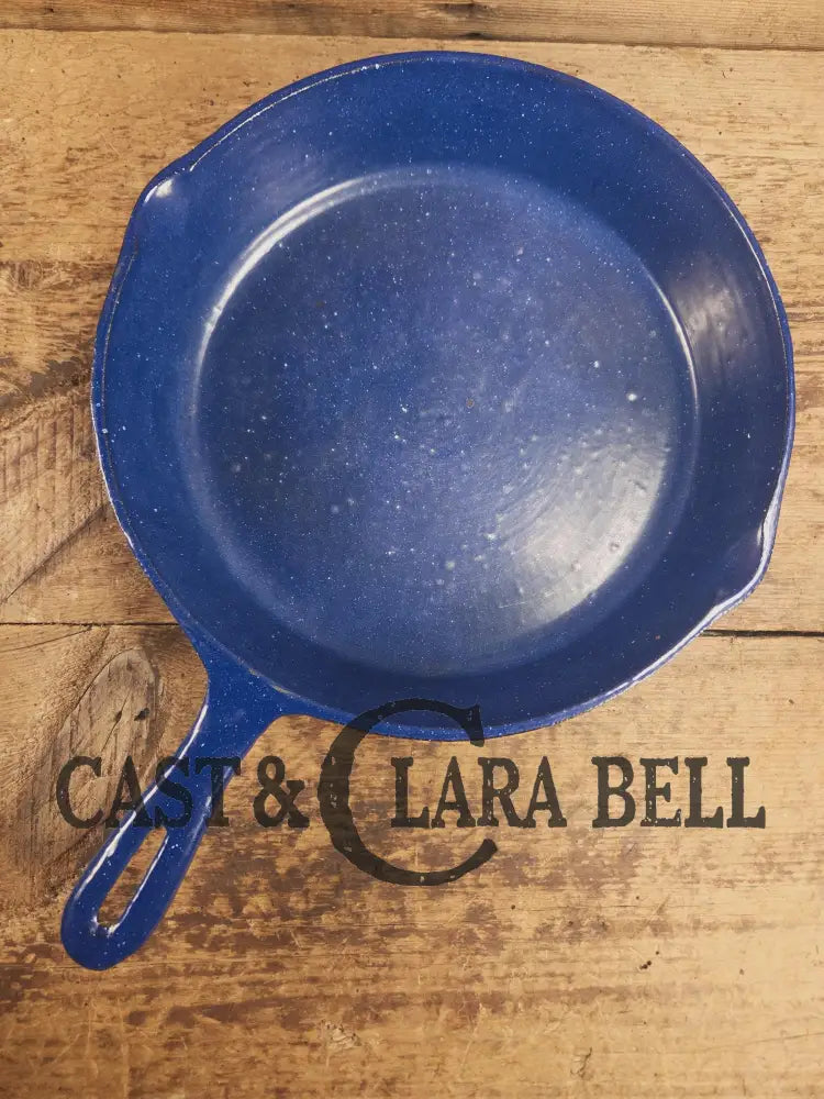 1930’s Wagner Unmarked #8 Cast Iron Sautee Skillet with blue speckled enamel! SC24 Skillet