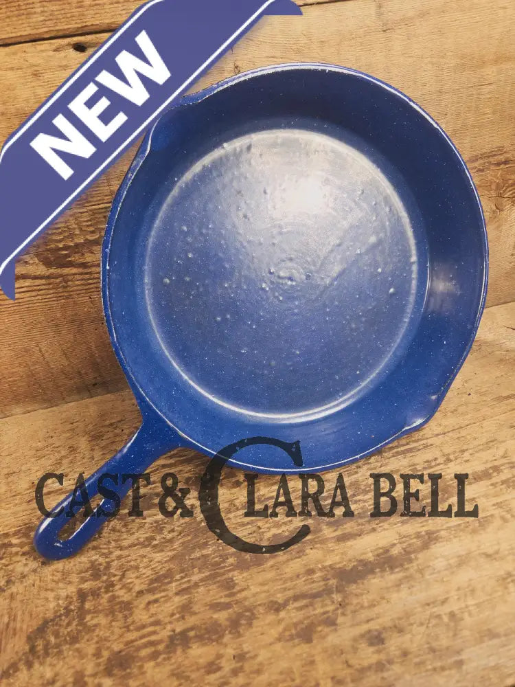 1930’s Wagner Unmarked #8 Cast Iron Sautee Skillet with blue speckled enamel! SC24 Skillet