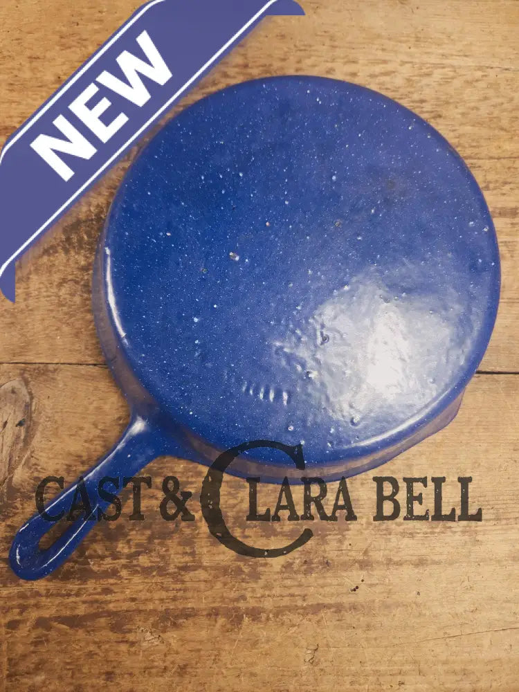 1930’s Wagner Unmarked #8 Cast Iron Sautee Skillet with blue speckled enamel! SC24 Skillet