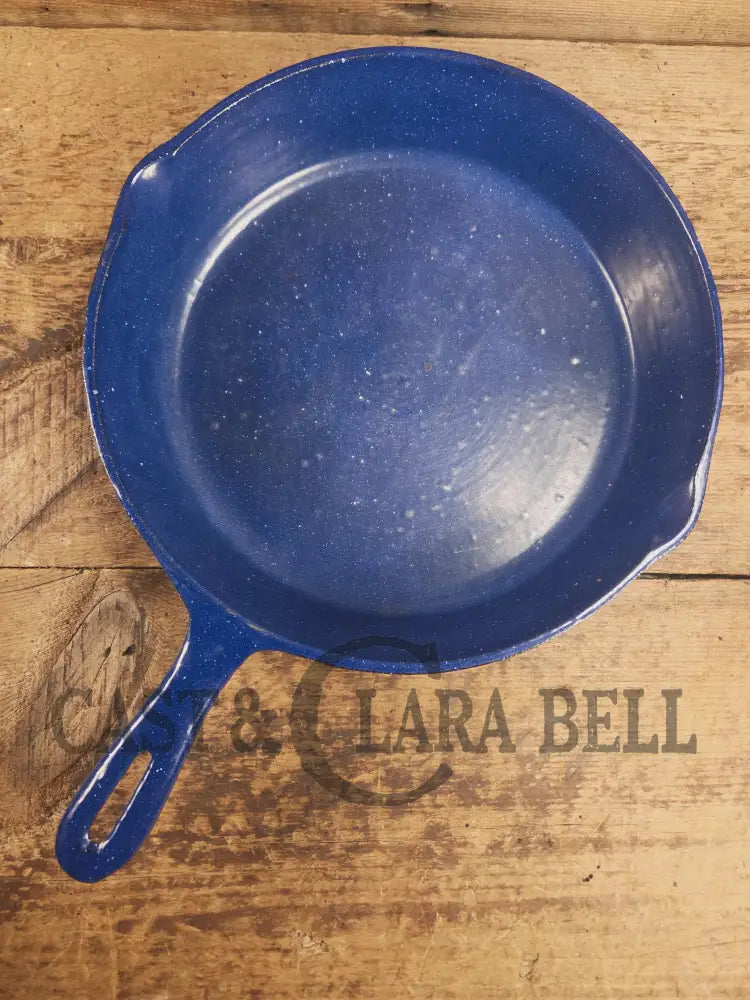 1930’s Wagner Unmarked #8 Cast Iron Sautee Skillet with blue speckled enamel! SC24 Skillet