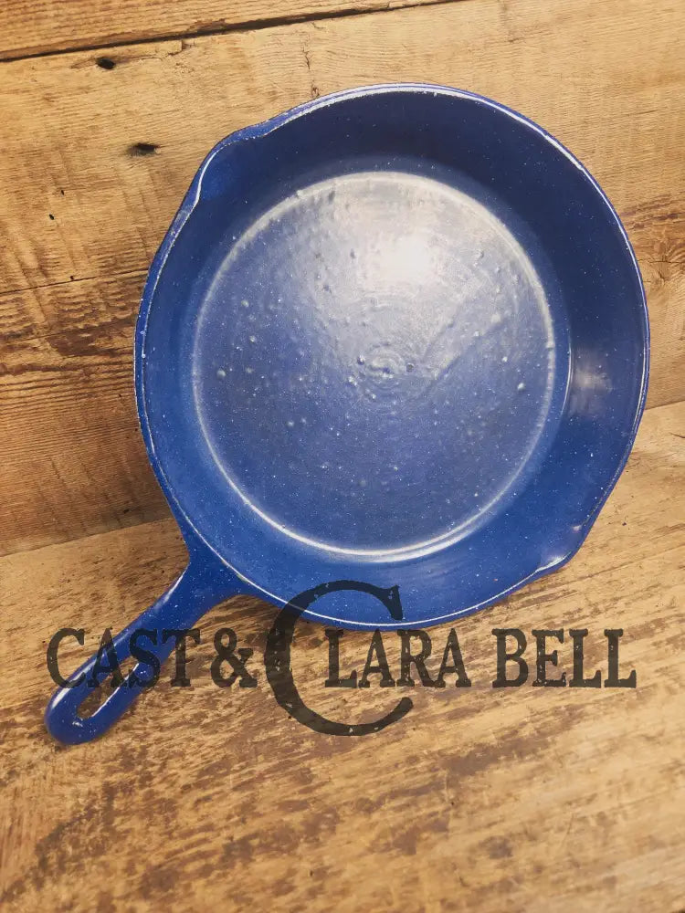 1930’s Wagner Unmarked #8 Cast Iron Sautee Skillet with blue speckled enamel! SC24 Skillet