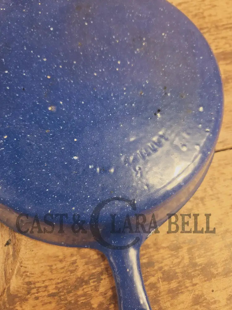 1930’s Wagner Unmarked #8 Cast Iron Sautee Skillet with blue speckled enamel! SC24 Skillet