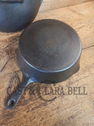 1930’s Wagner Ware #8 Deep Skillet with Lid and bullet style handle. Perfect chicken fryer - Skillet
