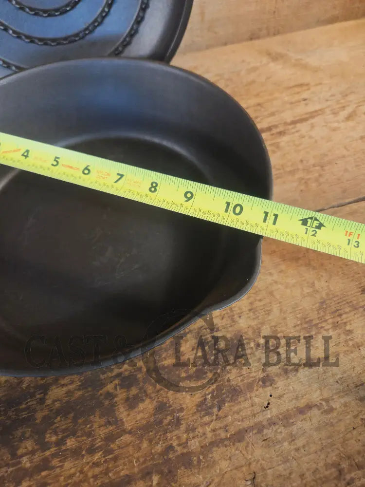 1930’s Wagner Ware #8 Deep Skillet with Lid and bullet style handle. Perfect chicken fryer - Skillet