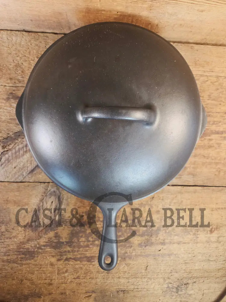 1930’s Wagner Ware #8 Deep Skillet with Lid and bullet style handle. Perfect chicken fryer - Skillet