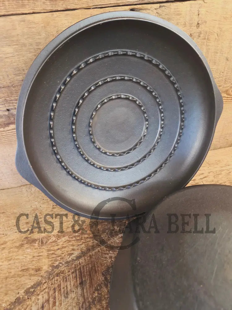 1930’s Wagner Ware #8 Deep Skillet with Lid and bullet style handle. Perfect chicken fryer - Skillet