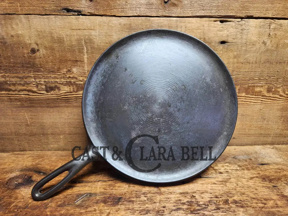 Wagner Ware #9 Cast Iron Round Griddle, 1109 E – Cast & Clara Bell