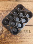 1930’s Wagner Ware Cast Iron Popover Pan 11 cup 1337 ’S’. Perfect for cornbread muffins or popovers Bakeware