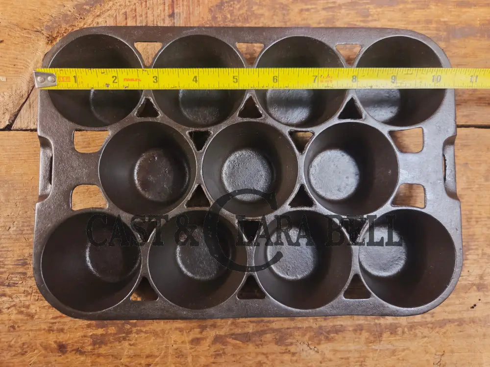 1930’s Wagner Ware Cast Iron Popover Pan 11 cup 1337 ’S’. Perfect for cornbread muffins or popovers Bakeware