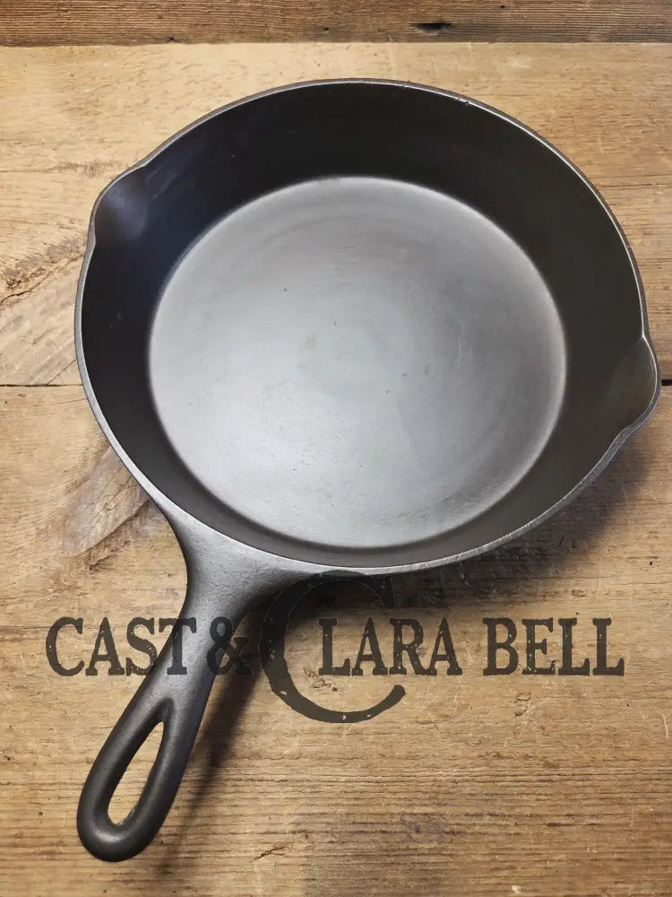 1930’s Wardway by Wagner Cast iron Skillet. #9 Size #1433. These are not found often beautiful every day skillet with a