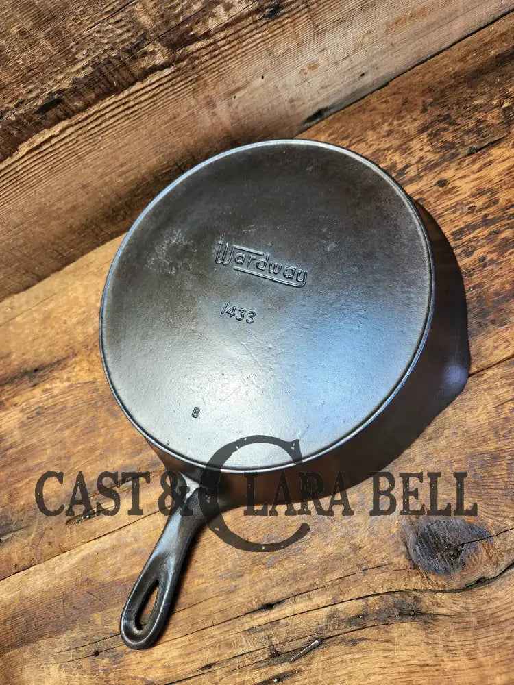 1930’S Wardway By Wagner Cast Iron Skillet. #9 Size #1433. These Are Not Found Often Beautiful