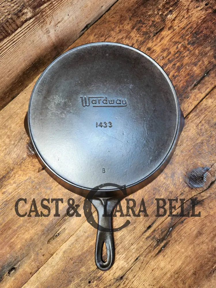 1930’S Wardway By Wagner Cast Iron Skillet. #9 Size #1433. These Are Not Found Often Beautiful