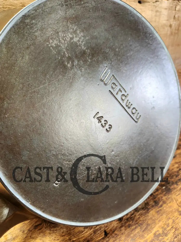 1930’S Wardway By Wagner Cast Iron Skillet. #9 Size #1433. These Are Not Found Often Beautiful