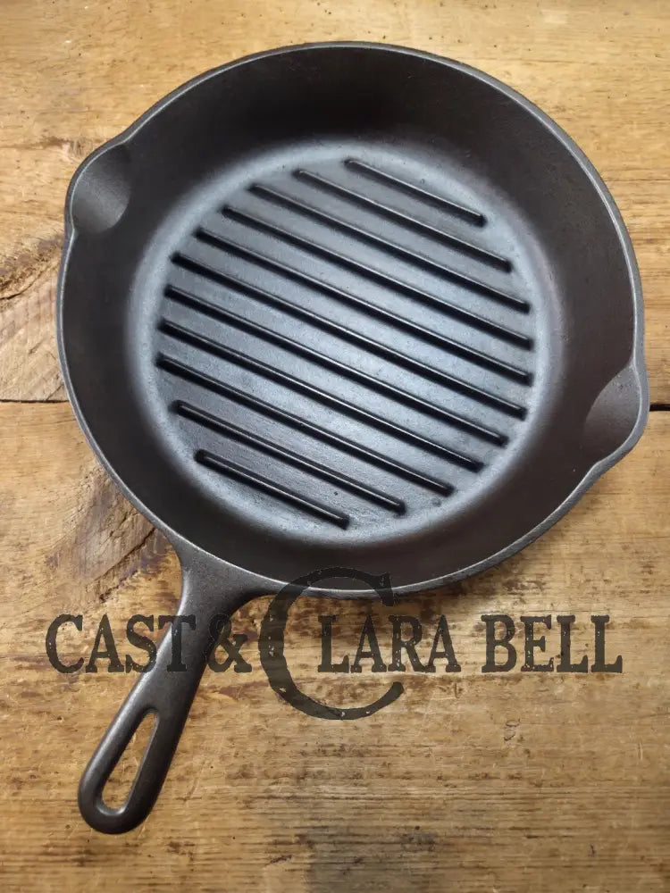 1940’s Big #9 Angus Broiler by Wagner. #1129 Fully marked beautiful and handy piece for grilling veggies and proteins!