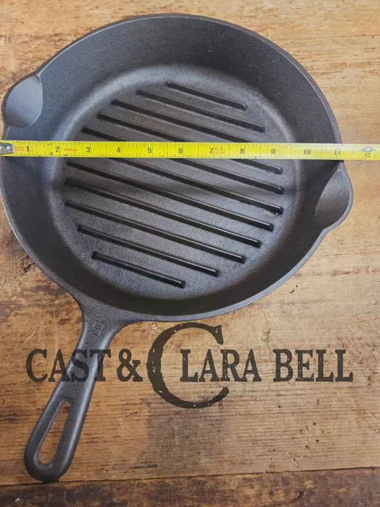 1940’s Big #9 Angus Broiler by Wagner. Beautiful and handy piece for grilling veggies and proteins! Skillet