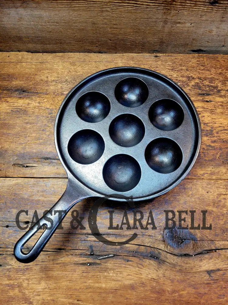 1940’S Era Griswold No. 32 Cast Iron Aebleskiver 962. Perfect For Poached Eggs And Delicious