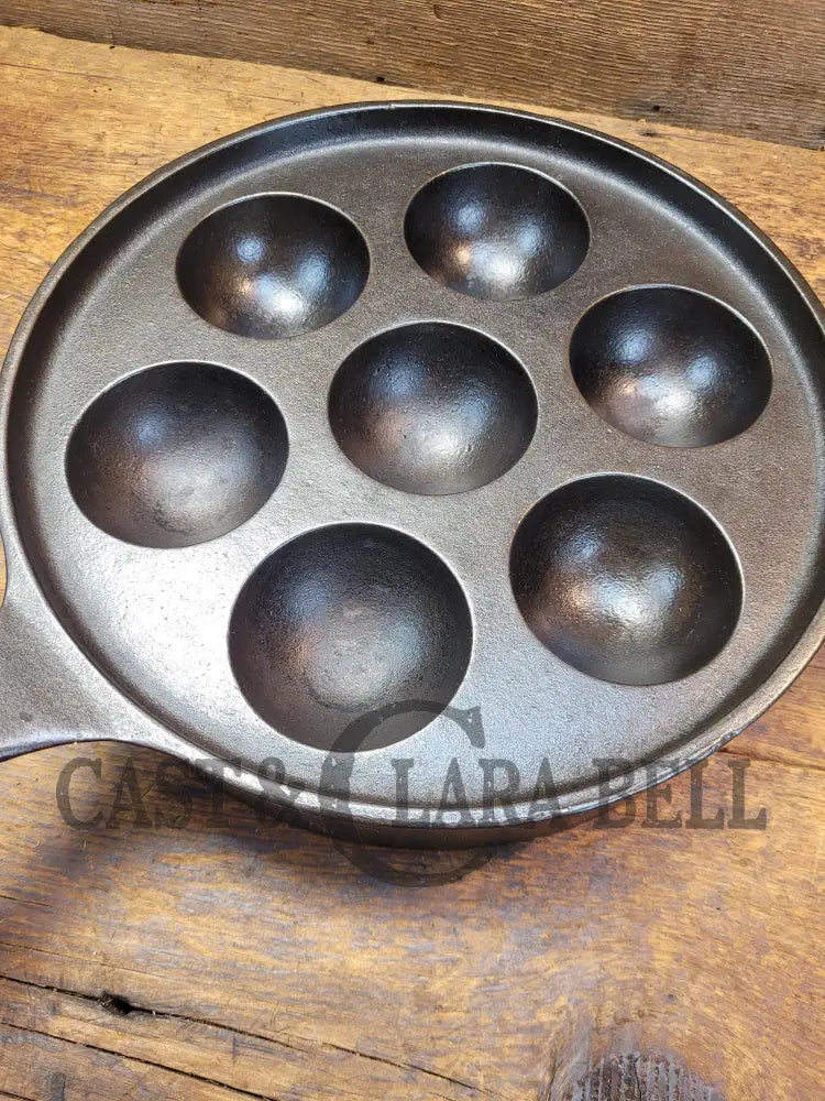 1940’S Era Griswold No. 32 Cast Iron Aebleskiver 962. Perfect For Poached Eggs And Delicious