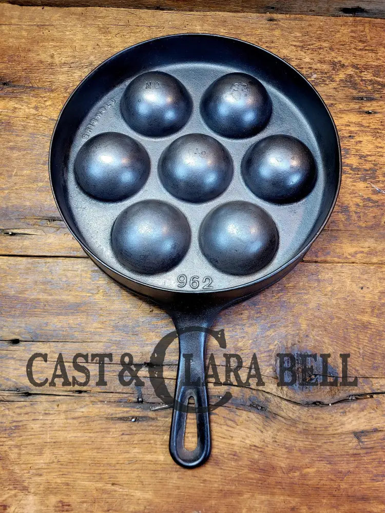 1940’S Era Griswold No. 32 Cast Iron Aebleskiver 962. Perfect For Poached Eggs And Delicious