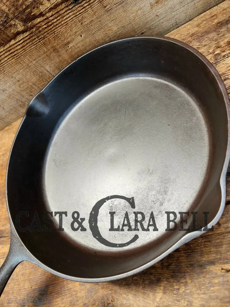 1940’S Era Three Notch Lodge #9 E Cast Iron Skillet. The Clara Bell Classic. Skillet