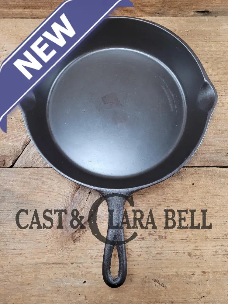 1940’S Era Three Notch Lodge #9 E Cast Iron Skillet. The Clara Bell Classic. Skillet