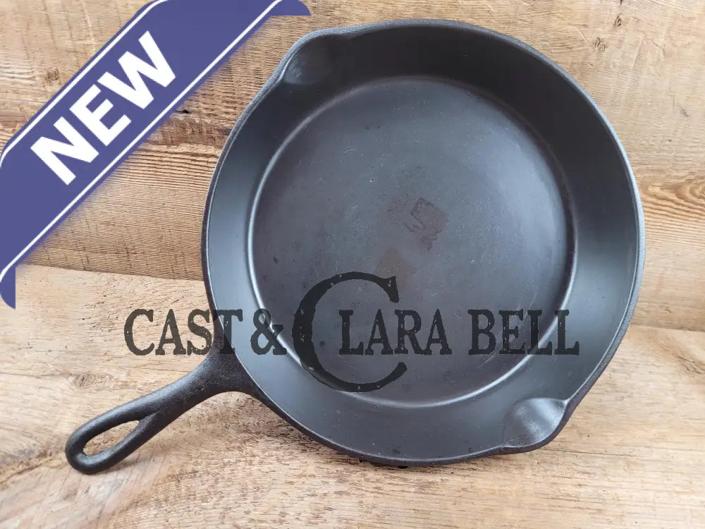 1940’S Era Three Notch Lodge #9 E Cast Iron Skillet. The Clara Bell Classic. Skillet