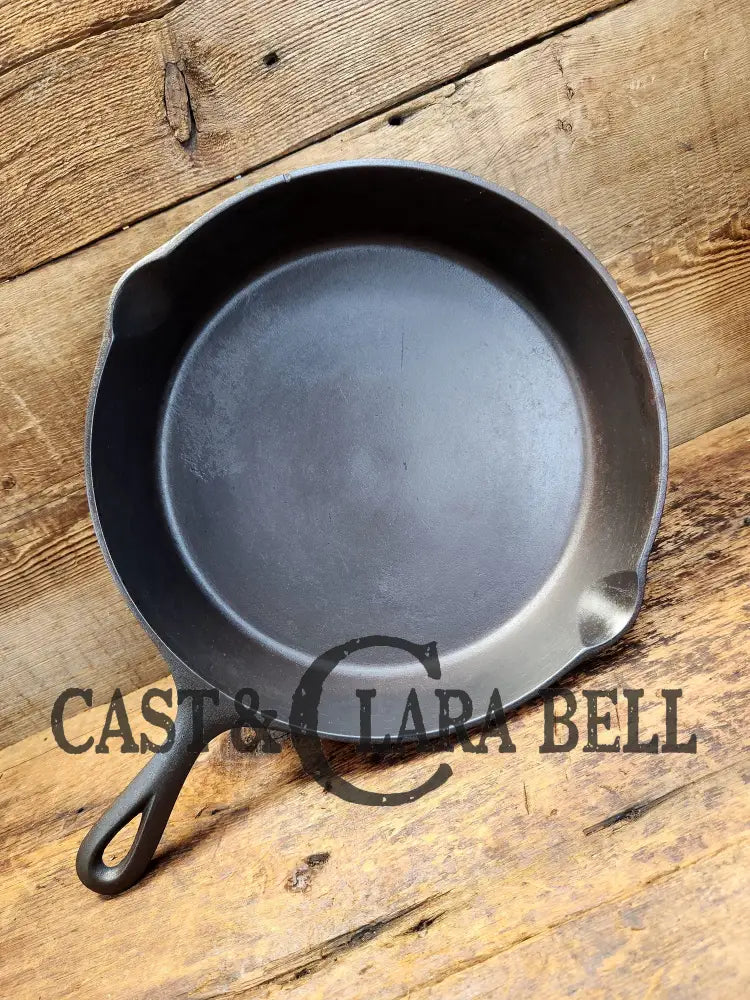 1940’S Era Three Notch Lodge #9 E Cast Iron Skillet. The Clara Bell Classic. Skillet