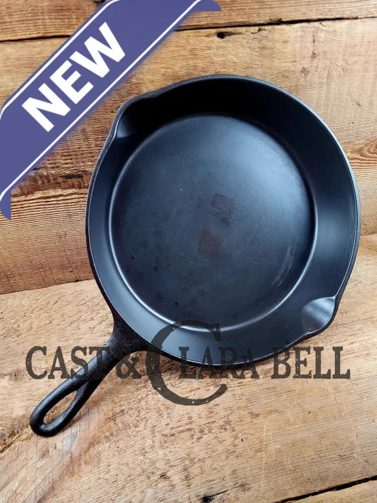 1940’S Era Three Notch Lodge #9 E Cast Iron Skillet. The Clara Bell Classic. Skillet