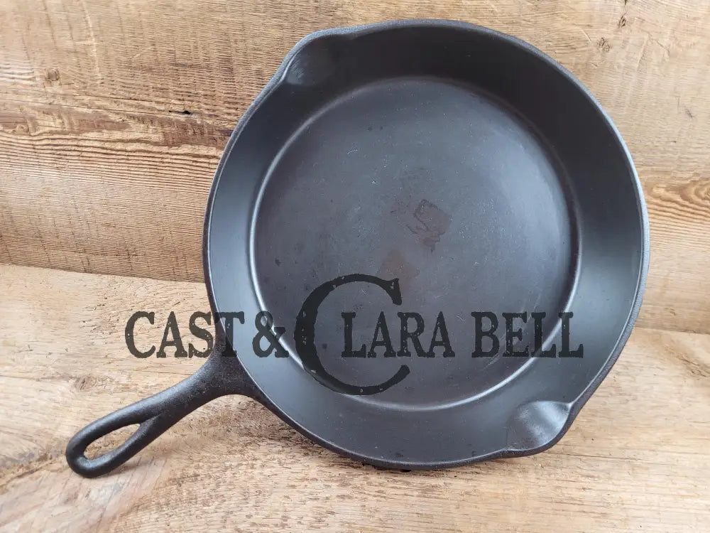 1940’S Era Three Notch Lodge #9 E Cast Iron Skillet. The Clara Bell Classic. Skillet