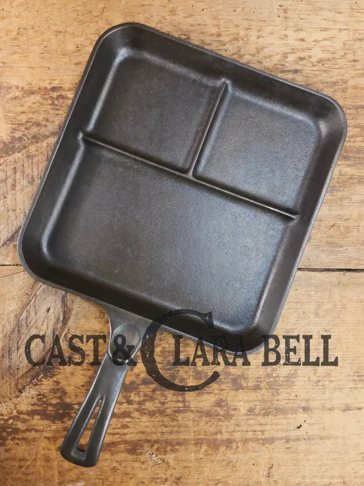1940’s Era Wagner Ware Bacon and Egg Cast Iron Breakfast Skillet 1101 Square handle. Great gift idea! Skillet