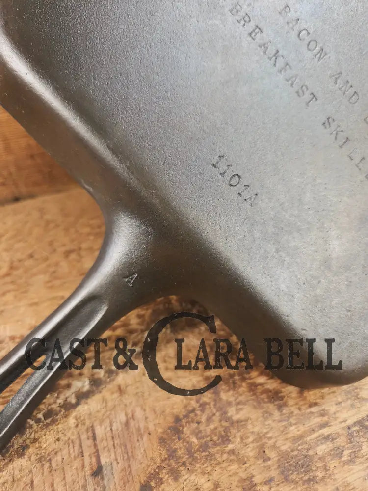 1940’s Era Wagner Ware Bacon and Egg Cast Iron Breakfast Skillet 1101 Square handle. Great gift idea! Skillet