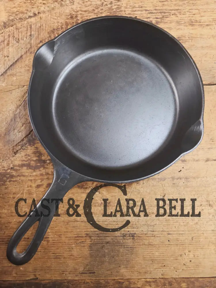 1940’s Griswold #6 Cast Iron Skillet with Small Block Logo and Smooth Bottom 699 L Skillet
