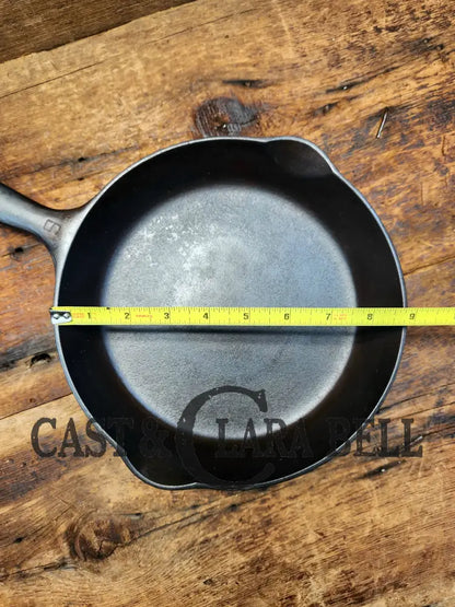 1940’S Griswold #6 Cast Iron Skillet With Small Block Logo Flat Handle And Smooth Bottom 699 B.