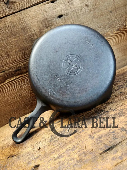 1940’S Griswold #6 Cast Iron Skillet With Small Block Logo Flat Handle And Smooth Bottom 699 W.