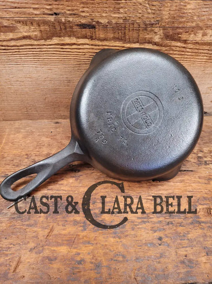 1940S Griswold No. 3 Cast Iron Egg Skillet With Small Block Logo 709 A