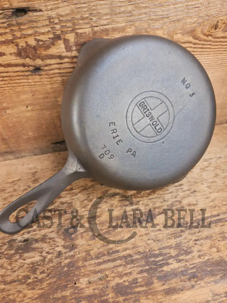 1940’s Griswold No. 3 Cast Iron Egg Skillet with Small Block Logo 709 D Skillet