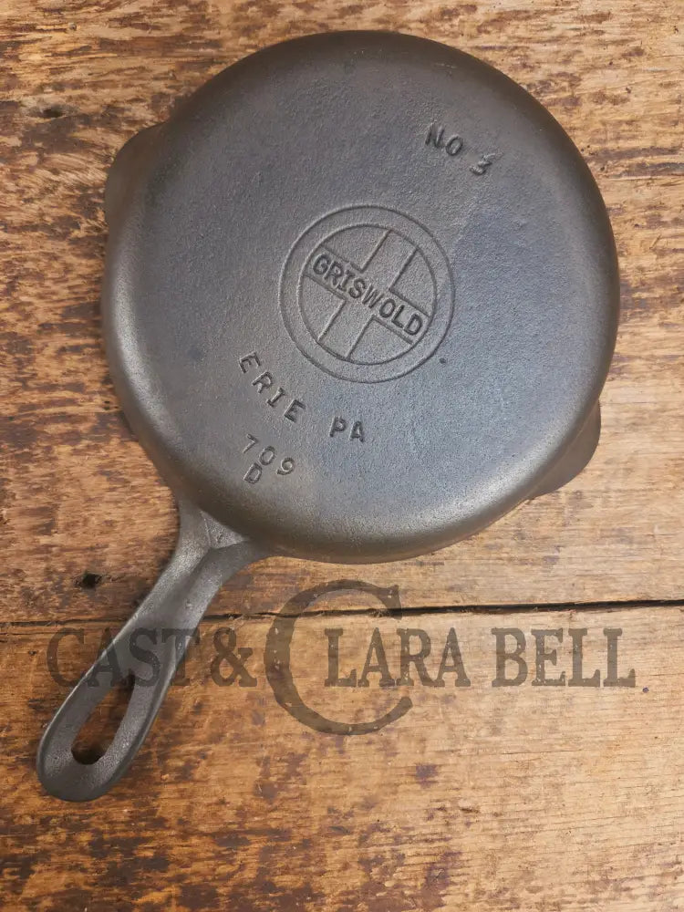 1940’s Griswold No. 3 Cast Iron Egg Skillet with Small Block Logo 709 D Skillet