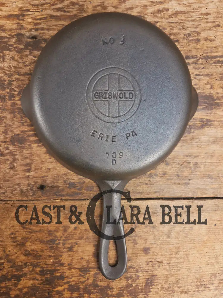 1940’s Griswold No. 3 Cast Iron Egg Skillet with Small Block Logo 709 D Skillet