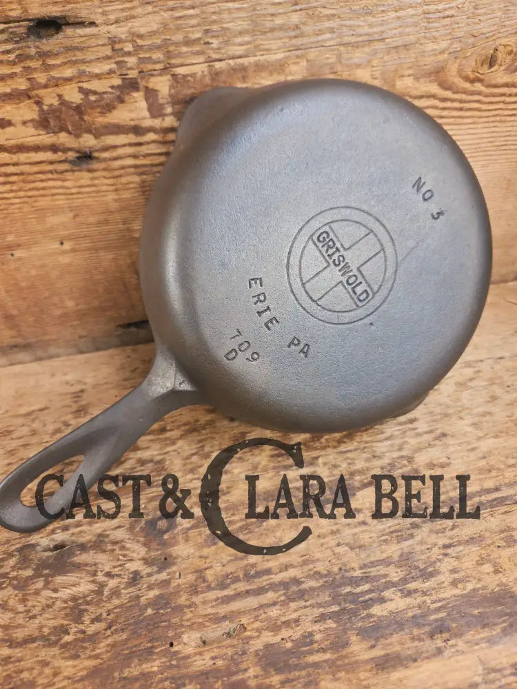1940’s Griswold No. 3 Cast Iron Egg Skillet with Small Block Logo 709 D Skillet