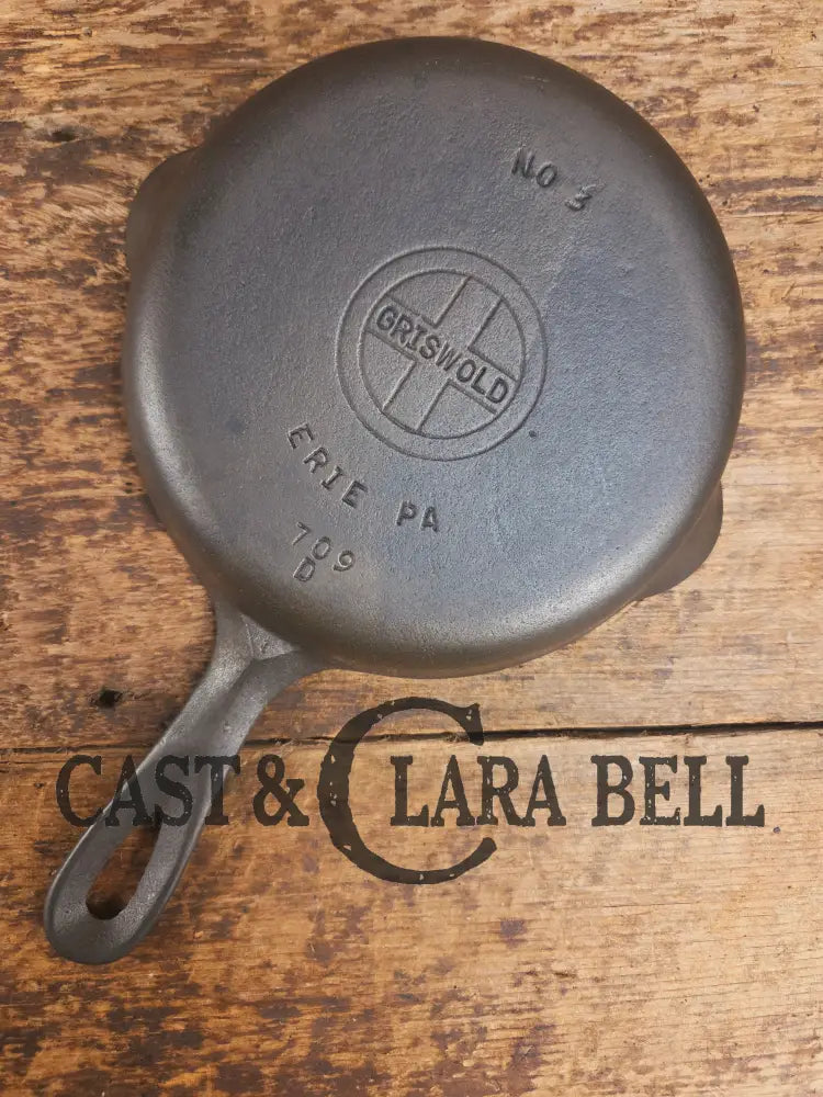 1940’s Griswold No. 3 Cast Iron Egg Skillet with Small Block Logo 709 D Skillet