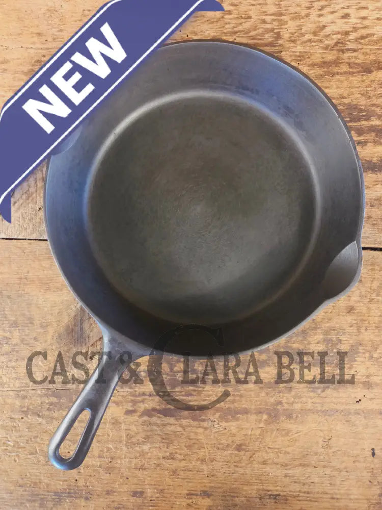 1940’s Griswold No. 7 Cast Iron Skillet with Small Block Logo and Early Handle style. 701 B - Skillet