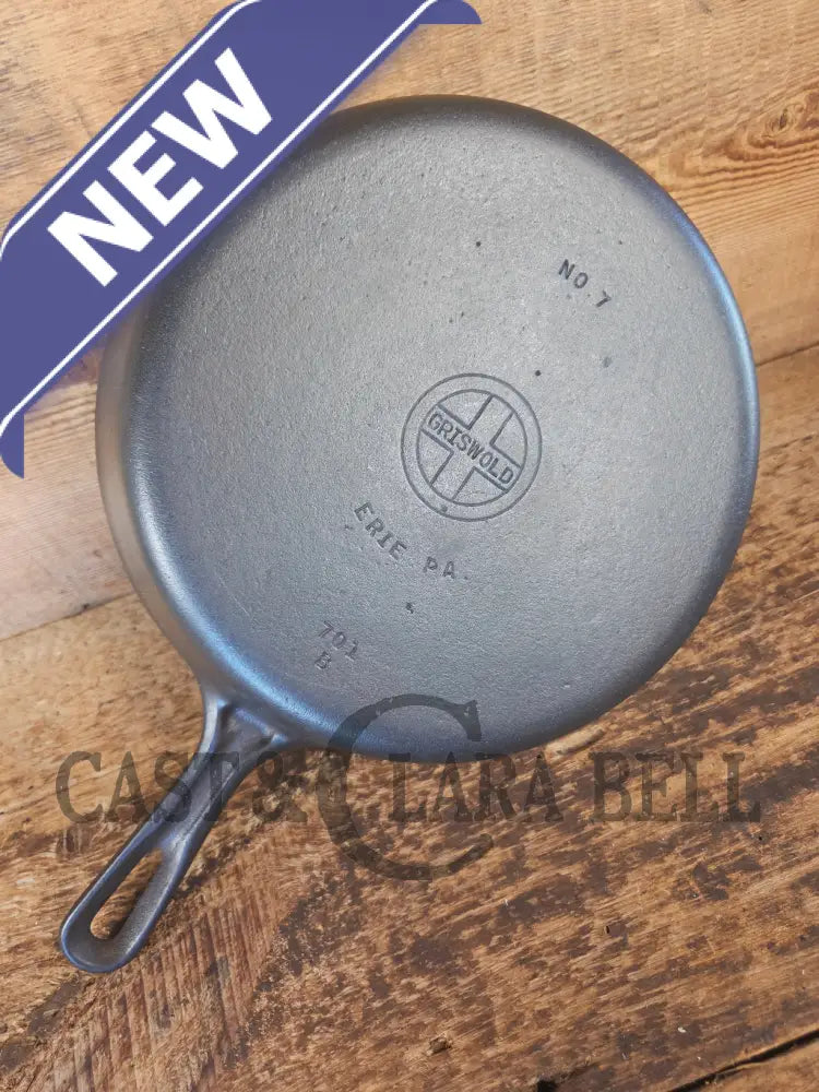 1940’s Griswold No. 7 Cast Iron Skillet with Small Block Logo and Early Handle style. 701 B - Skillet