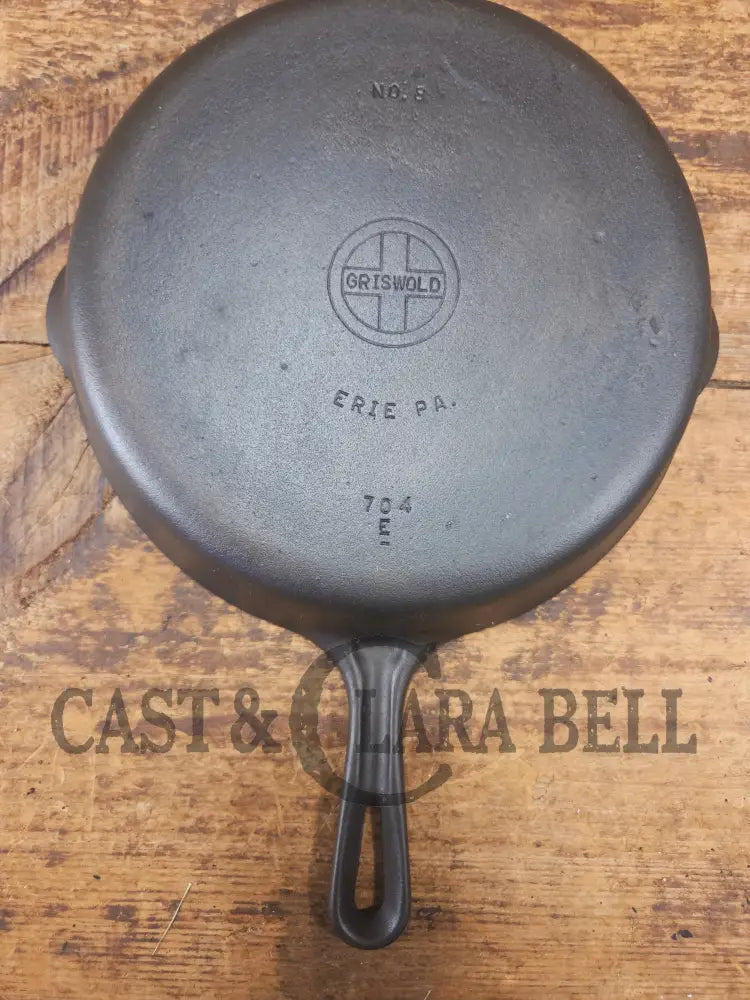 1940’s Griswold No. 8 Cast Iron Skillet with GROOVE handle and Small Block Logo 704 E - Skillet