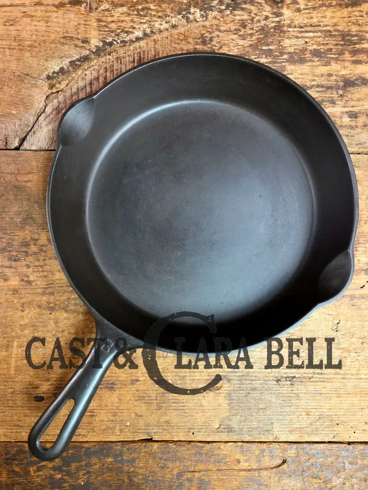1940’s Griswold No. 8 Cast Iron Skillet with GROOVE handle and Small Block Logo 704 F Skillet