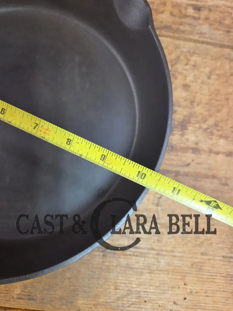 1940’s Griswold No. 8 Cast Iron Skillet with GROOVE handle and Small Block Logo 704 F Skillet