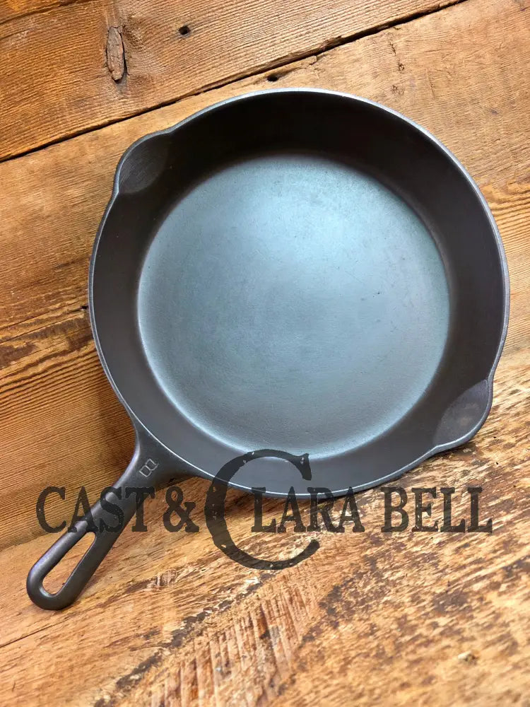 1940’s Griswold No. 8 Cast Iron Skillet with GROOVE handle and Small Block Logo 704 F Skillet