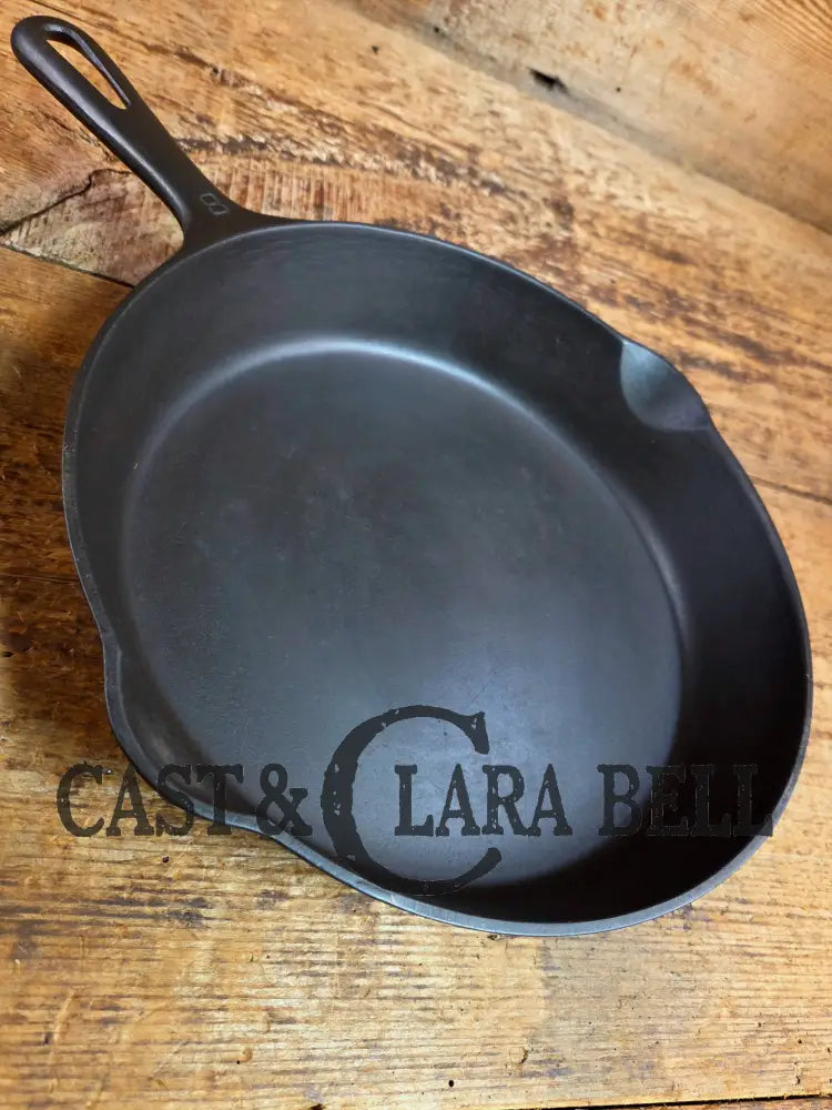 1940’s Griswold No. 8 Cast Iron Skillet with GROOVE handle and Small Block Logo 704 F Skillet