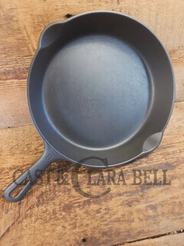 1940’s Griswold No. 8 Cast Iron Skillet with GROOVE handle and Small Block Logo 704 N - Skillet