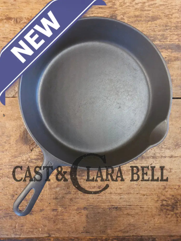 1940’s Griswold No. 8 Cast Iron Skillet with GROOVE handle and Small Block Logo 704 N - Skillet